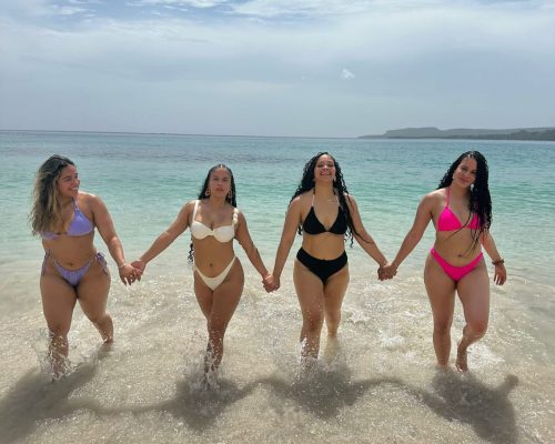 CHICAS EN PLAYA RINCON